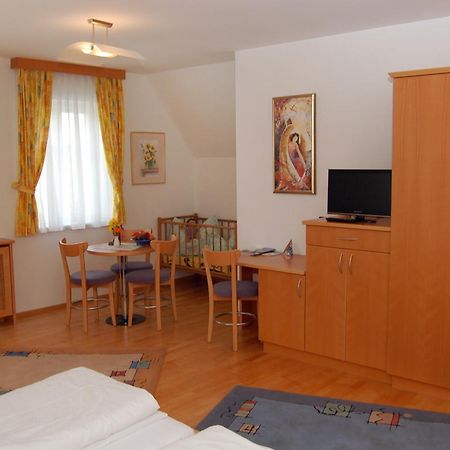 Pension Zur Post Apartman Bad Blumau Szoba fotó