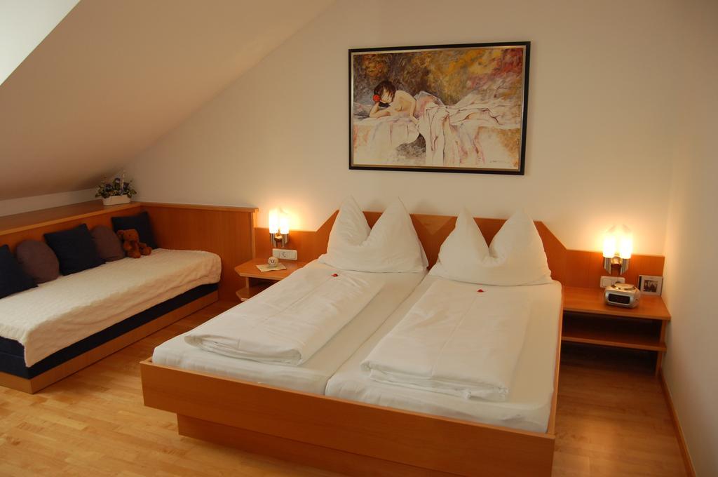 Pension Zur Post Apartman Bad Blumau Szoba fotó